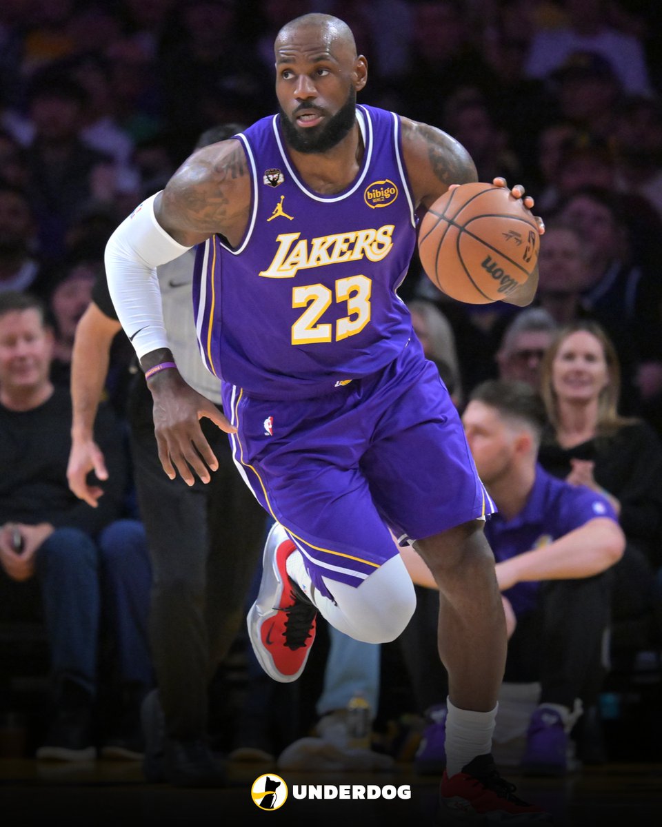 UnderdogNBA's tweet photo. LeBron James in Thursday's win:

28 PTS
12 AST
10 REB

Became the oldest player in NBA history to record a triple-double. https://t.co/PdaRsx1fD5
