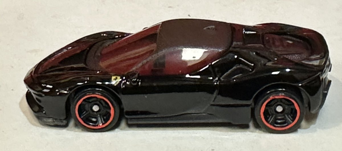 minifanaticscom's tweet photo. Hot Wheels 2026 Red Edition Porsche 911 Turbo Cabriolet &amp; Ferrari SF90 Stradale

#hotwheels
#rededition
#porsche
#ferraari
＃ホットウィール 
＃ポルシェ
#フェラーリ https://t.co/0P5mwWxRQU