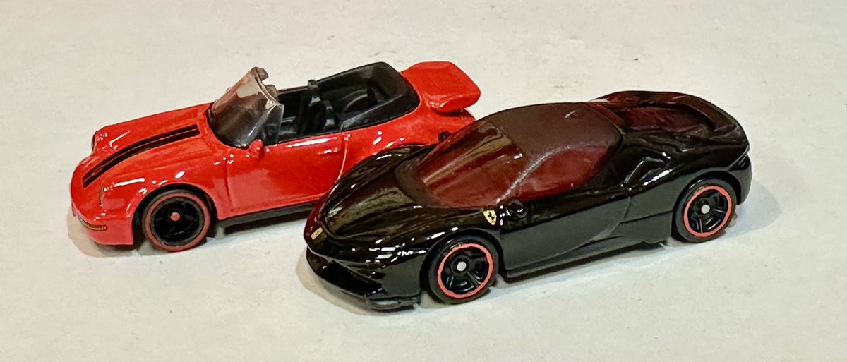 minifanaticscom's tweet photo. Hot Wheels 2026 Red Edition Porsche 911 Turbo Cabriolet &amp; Ferrari SF90 Stradale

#hotwheels
#rededition
#porsche
#ferraari
＃ホットウィール 
＃ポルシェ
#フェラーリ https://t.co/0P5mwWxRQU