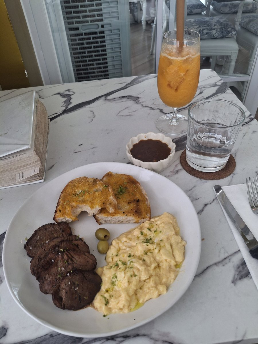 karjorin's tweet photo. Date with myself. https://t.co/fEiMktTw4R