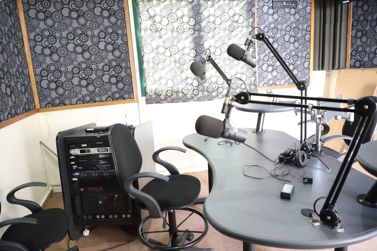 UN_SouthSudan's tweet photo. Radio remains a powerful tool to inform, connect & give voice to communities. In #SouthSudan, it supports the UN’s work by sharing life-saving information, amplifying community voices, & promoting peace, social cohesion, & humanitarian access.
#WorldRadioDay #RadioForPeace #SDG16 https://t.co/JffTQO9Jc6