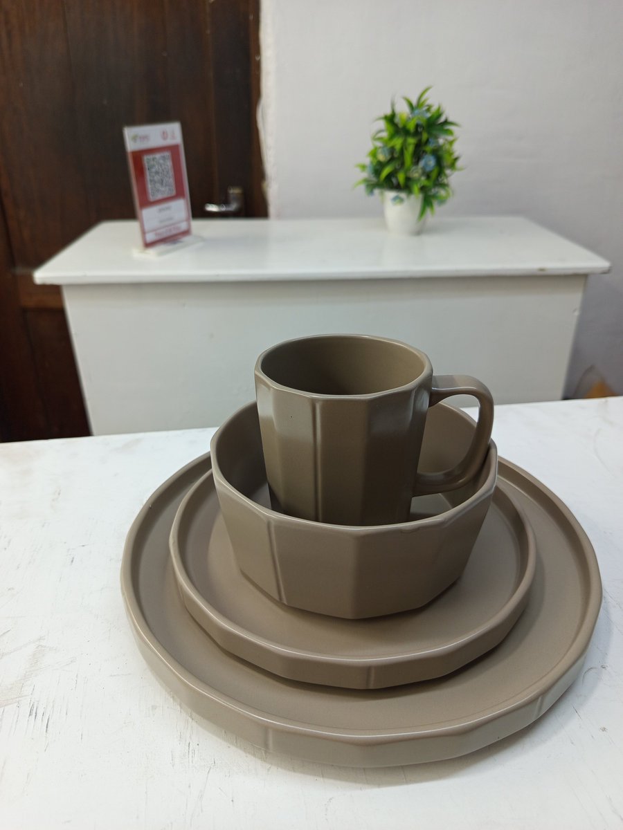 Finah_Business's tweet photo. Dinnerset🔥

Sahani kubwa 4 
Sahani ndogo 4 
Bakuli kubwa 4 
Vikombe 4 

Tsh 75,000

0755693113 https://t.co/3YV7DhT1TU