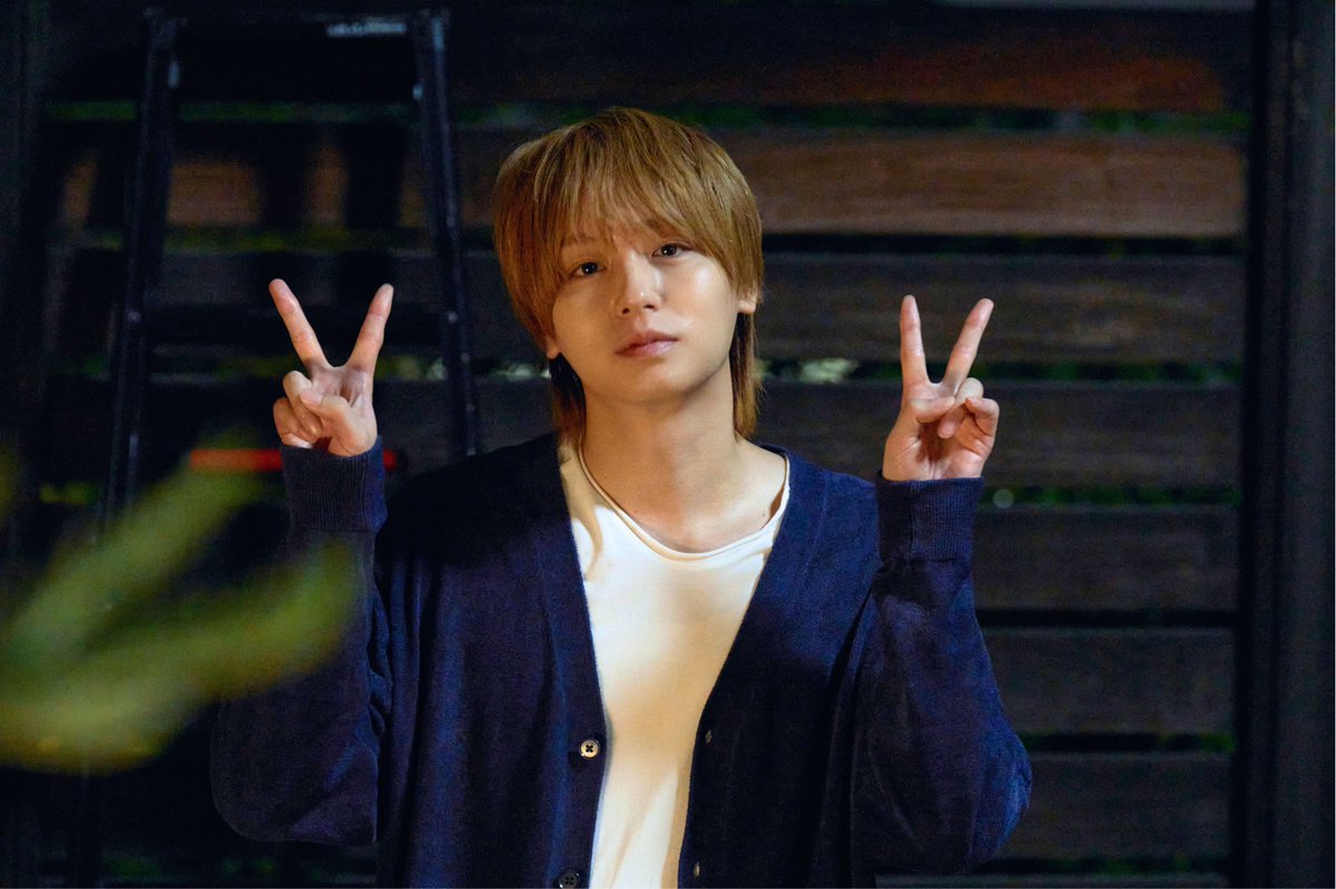 drama_myfiction's tweet photo. 第𝟒話 𝟐.𝟏𝟓(日) よる𝟏𝟎時𝟏𝟓分🍱
#ドラマ50恋

୨୧┈┈ 𝙷𝚊𝚙𝚙𝚢 𝚅𝚊𝚕𝚎𝚗𝚝𝚒𝚗𝚎'𝚜 𝙳𝚊𝚢┈┈୨୧

ダブルピースでこちらを見ている
晴流(#伊野尾慧)✌️

これは…
「チョコくれる人募集中！🍫」

のサインかも…!?💭💕

この表情で待たれたら
渡さないわけにはいきませんね😳💌

皆さんにとっても甘い一日になりますように💝

第𝟏~𝟑話は𝐓𝐕𝐞𝐫で見逃し配信中📡
🔗https://t.co/gMdcO9DyM4

#日10ドラマ『50分間の恋人』
毎週日曜よる𝟏𝟎時𝟏𝟓分🍱
@JUMP_Storm
