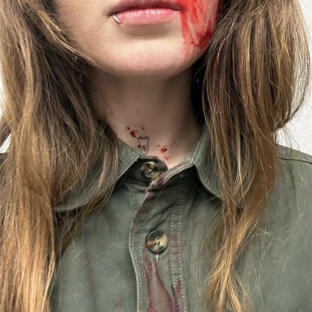 showingteeth_'s tweet image. “Rip” is finally yours.

This song is very special, and very angry. I hope you love this song as much as I do.

Thank you for listening, and massive thank you to my favorite people who helped make this happen🤍