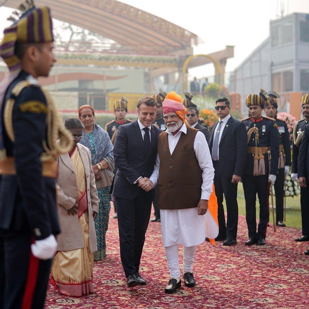 FranceinIndia's tweet image. President @EmmanuelMacron’s 2024 State Visit to India as Chief Guest for the 75th #RepublicDay marked a major milestone in 🇫🇷🇮🇳 ties.
France became the most-invited nation (6 times), as the two leaders declared 2026 as India-France Year of Innovation. (4/4)
