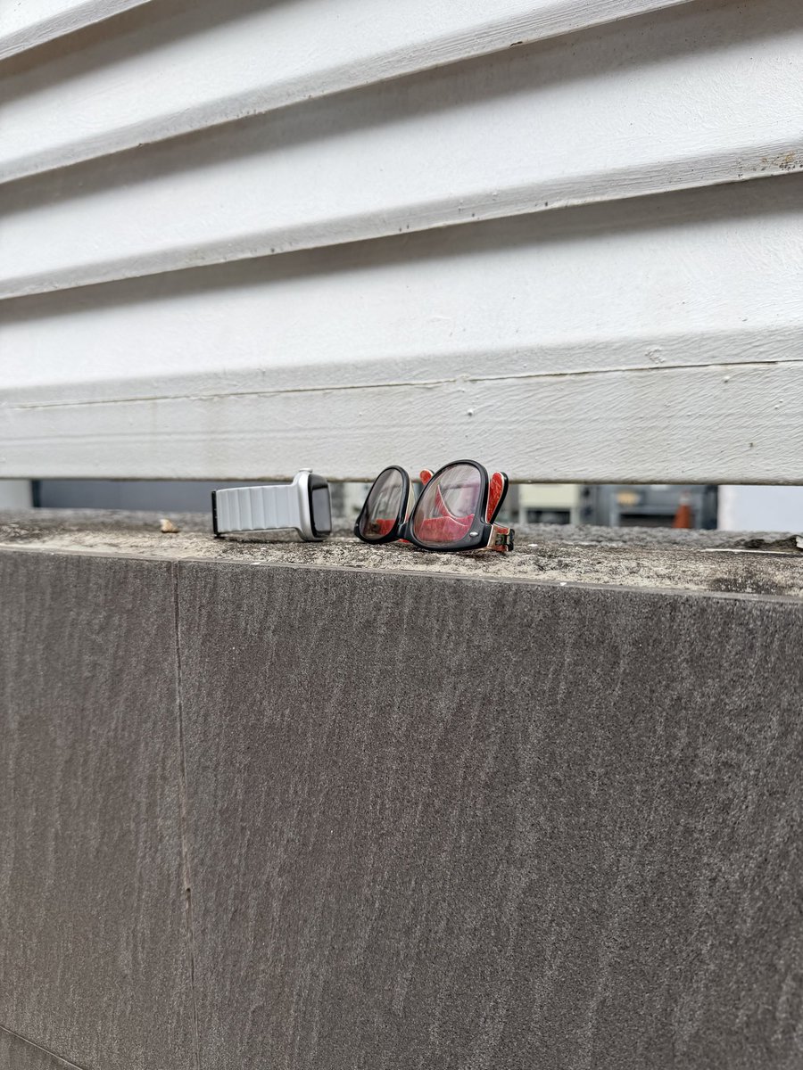 KLCC Mosque 

Anyone left their Apple Watch and Spectacles at the KLCC mosque wudhu area, please claim your belongings with the Mosque management team, your belongings has been passed to them for safekeeping. Thanks.

Please retweet