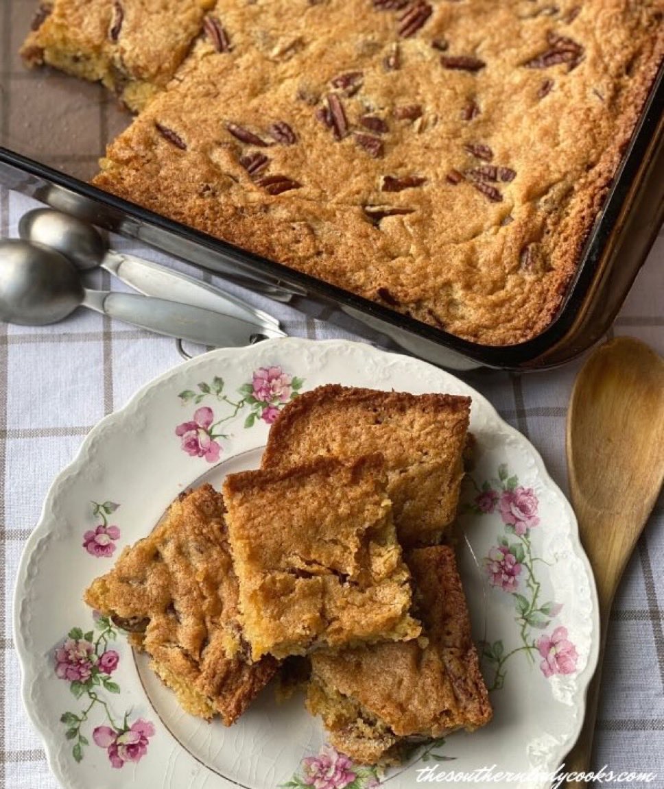SouthLadyCooks's tweet image. Recipe➡️ thesouthernladycooks.com/sweet-alabama-…
This sweet Alabama pecan bread is delicious and smells so good cooking in your kitchen.  It will quickly become a favorite.  Read the great reviews and you don’t even need a mixer! #breadrecipes #Alabamarecipes