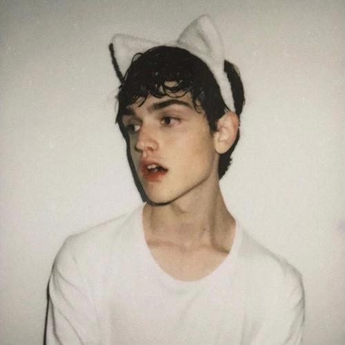 Joined a chaconne chaconne-churning, grounds ground-grinding grand—Baroque basslines bind.