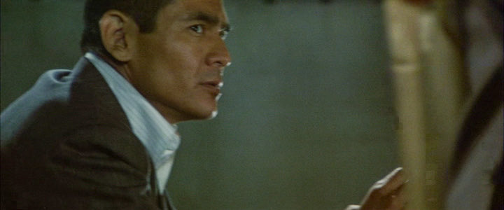 GS300S's tweet image. そっちらとは世界が別でェ！
知らん事には黙っとれやッ

#使いたくなるあのセリフ
#このシーンが神すぎて溺愛してる映画

差し入れを前に
若い衆は官弁で可哀想だと云われ
便乗した弁護士に
「ヤクザでエエ目見られるんは親分だけよ」
と詰られて
菅原文太サン演ずる組長は激昂します…