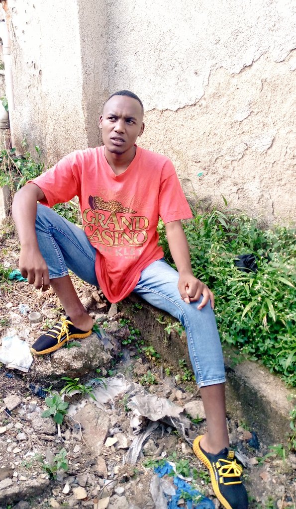 KE_MrBlack's tweet image. Mr right ali enda wapi bana 😂😂