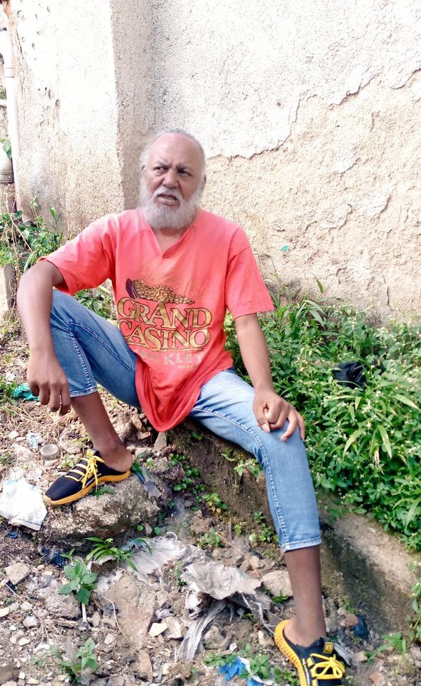 KE_MrBlack's tweet image. Mr right ali enda wapi bana 😂😂