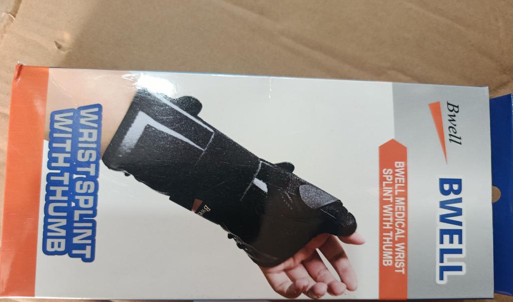 EkwunifeJustin1's tweet image. I sell knee support, arm braces, shoulder support, back support, lumbar support, wrist splint etc. @Ellamedical 08064555367 for prices
#orthopedic #healthy #nationwidedelivery
