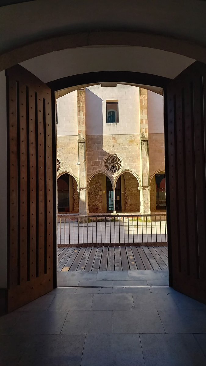 Passejant per Barcelona. 
Convent de Sant Agustí,  al barri del Born. #Barcelona #bcn #descobrirbcn #ciutatvella