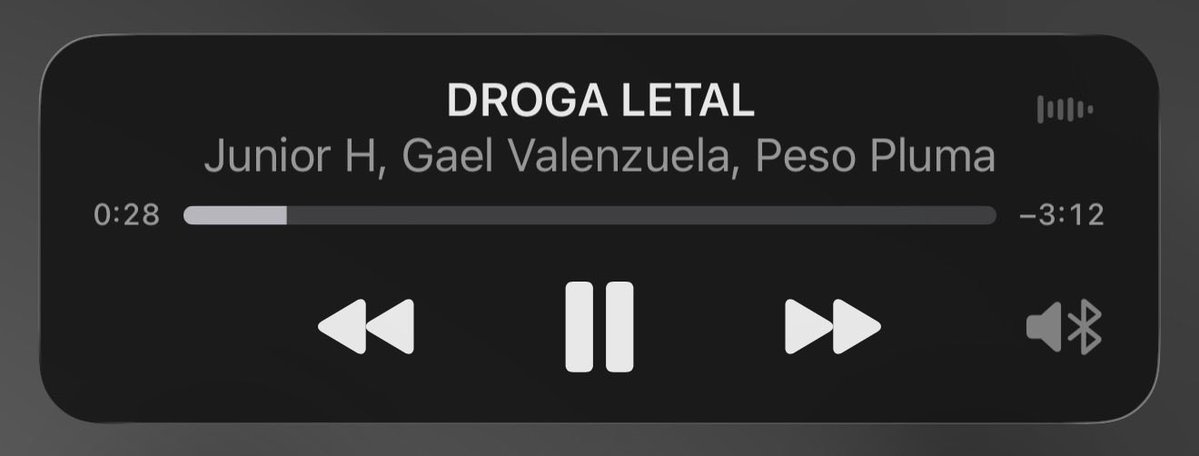 LA LUZ DE LA LUNA Y LAS VELAS NO PODIAN FALTAR