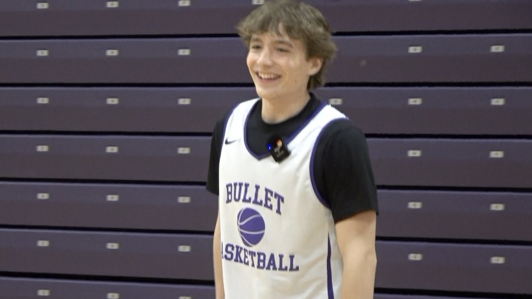 Channel1450com's tweet image. Mia and Dalton Root Talk Root Court and Compete in a Three Point Contest

The Williamsville seniors are preparing to play their final games on Dave Root Court. The twins discuss playing on the court, sibling competition and compete in a three-point contest
channel1450.com/2026/02/12/mia…