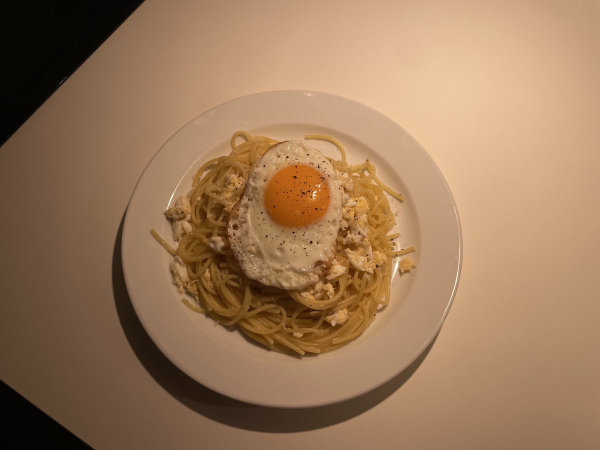 Spaghetti alla puveriello
가난한 자의 파스타
이탈리아의 간장계란밥