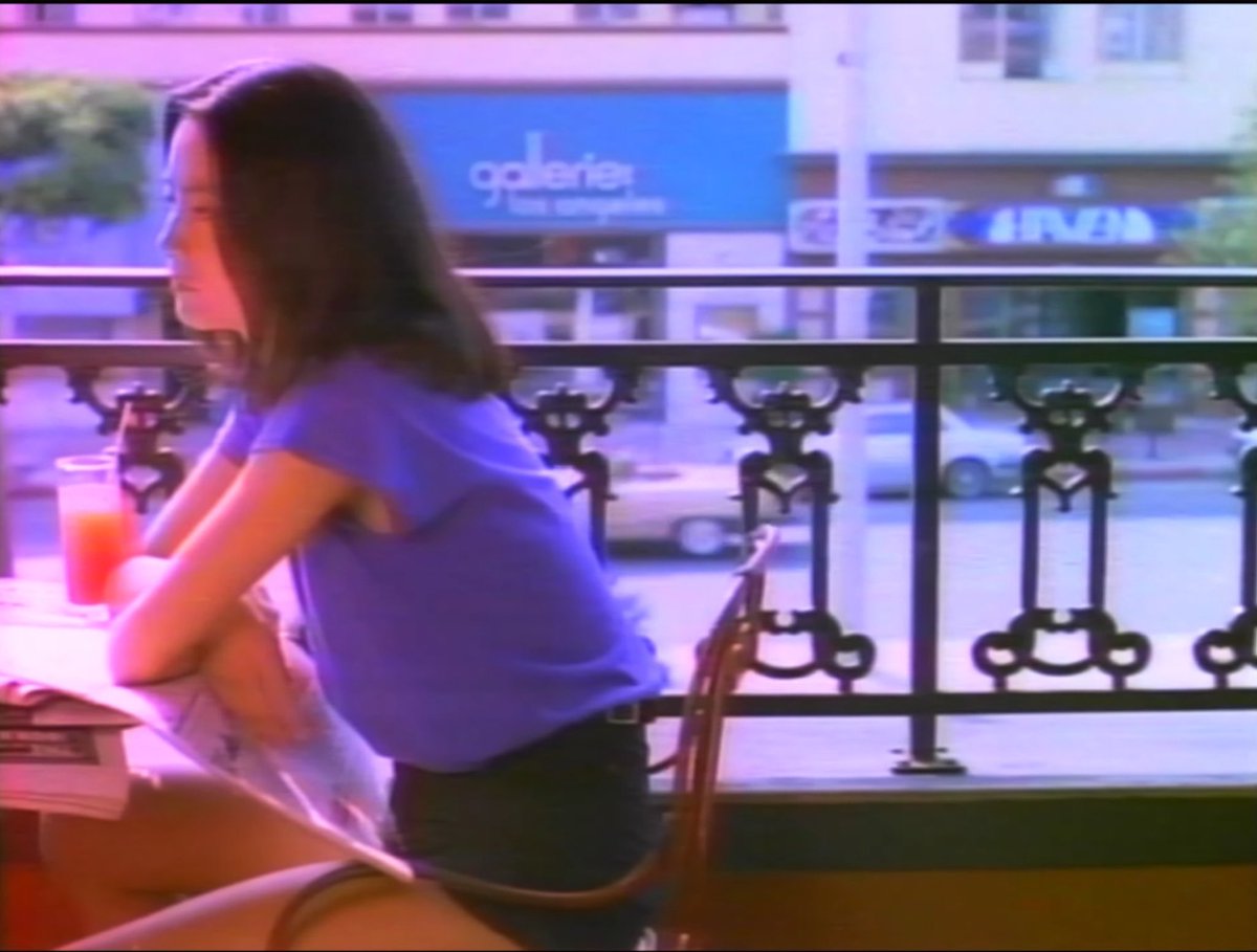 chillvia tweet media