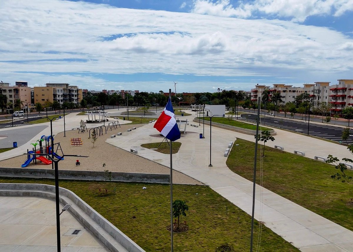 PresidenciaRD's tweet photo. El Pdte. @LuisAbinader inauguró el anfiteatro La Gaviota en Ciudad Juan Bosch, infraestructura que cuenta con un parque a su alrededor y que fortalecerá la cultura y la recreación en #SDE.

➡️ Hasta el 15 de febrero contará con una programación artística con música y danza. https://t.co/GvUoyjf5yt