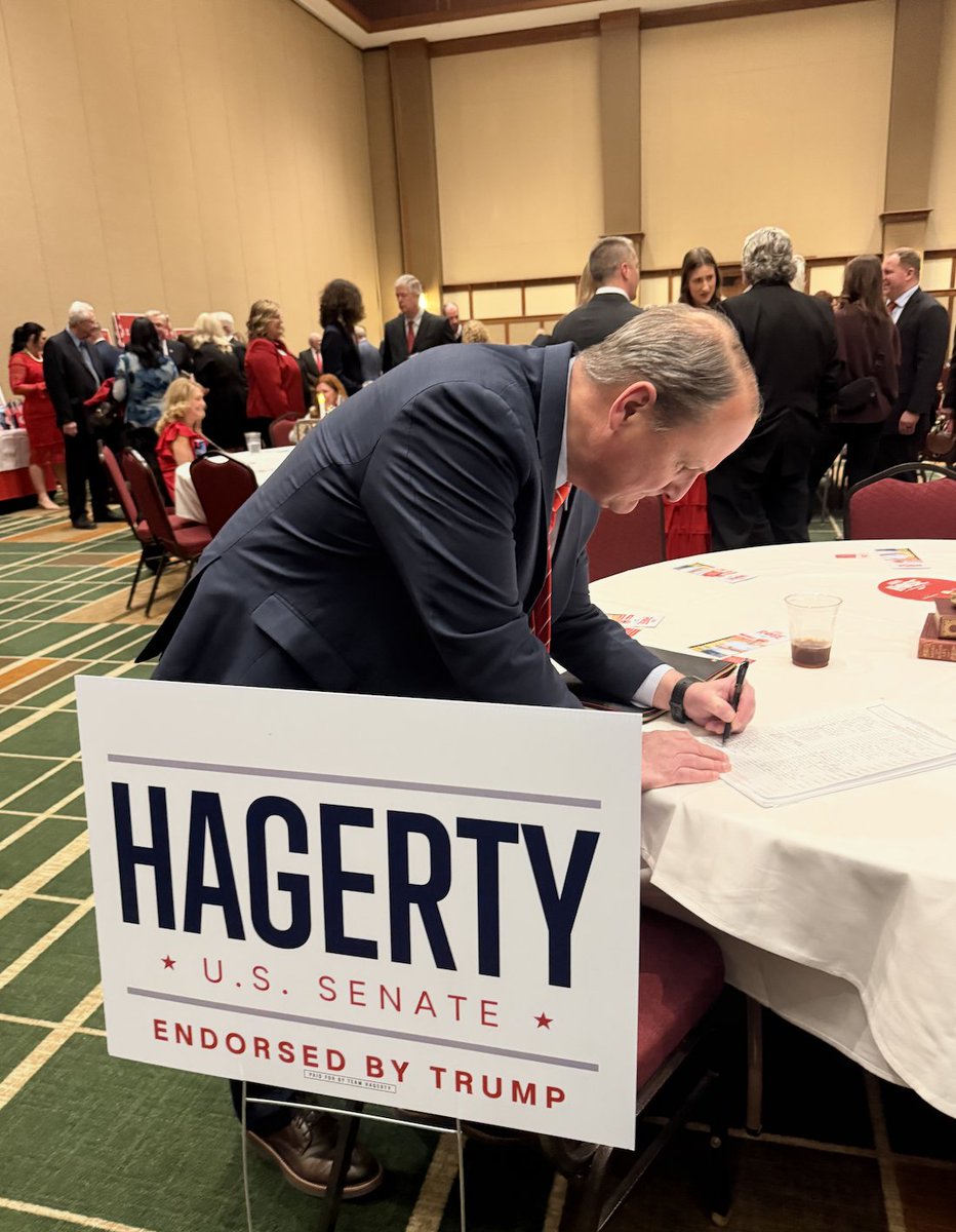 BillHagertyTN's tweet photo. Team Hagerty is strong at the Sevier County Reagan Day Dinner! 🇺🇸

Proud to always stand with these strong conservatives who are fighting to keep Tennessee and America on the right track. https://t.co/491O5D66DT