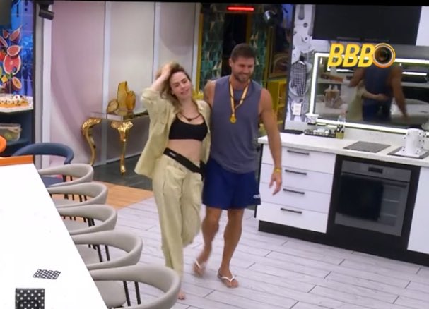 se o jonas soubesse a limpeza de imagem gratuita que a ana paula dá de presente pra ele cada vez que eles interagem kkkkk #bbb26