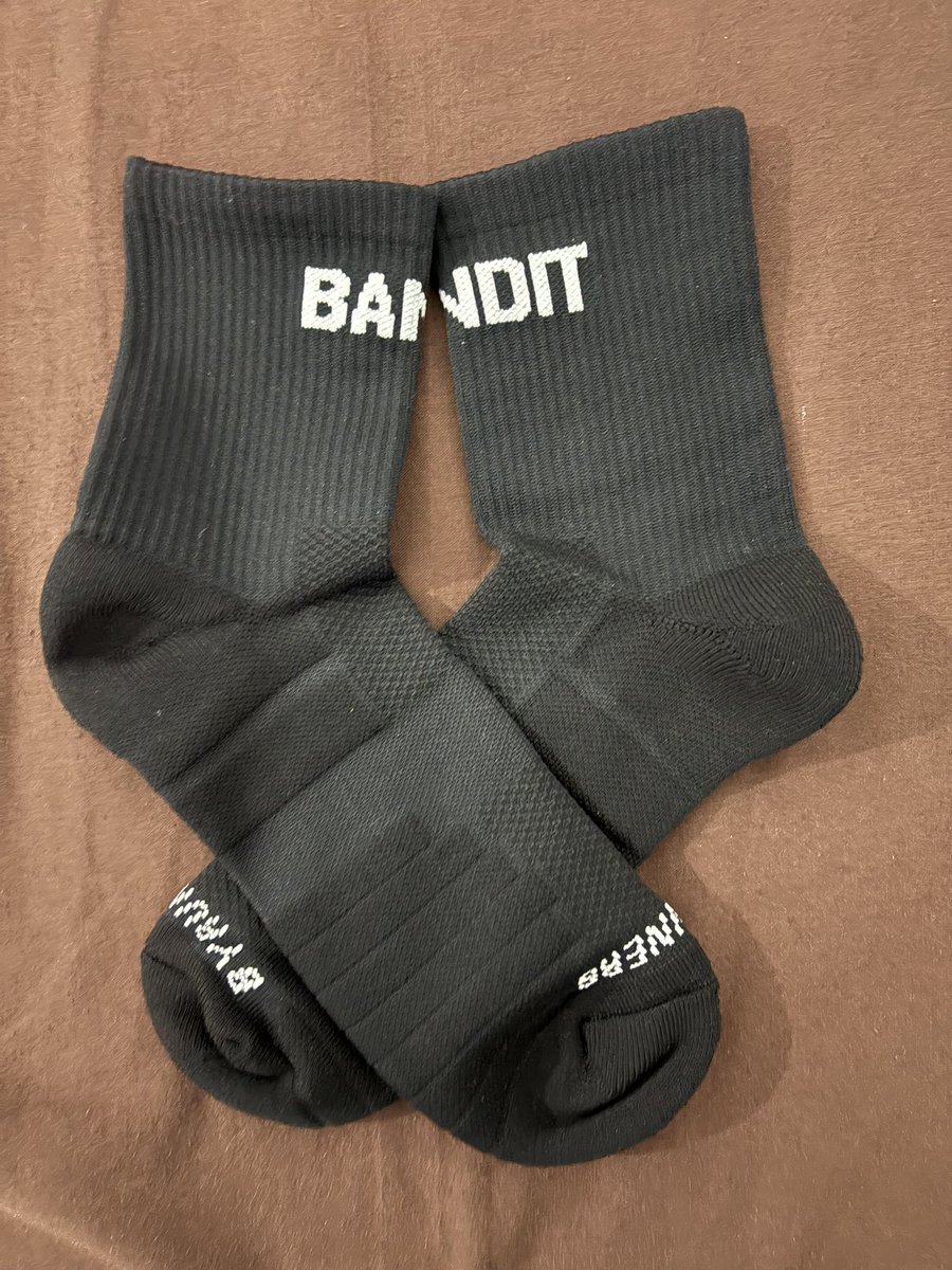 Hoy me regalaron unos calcetines de mi marca de running favorita🥺🫶🏽