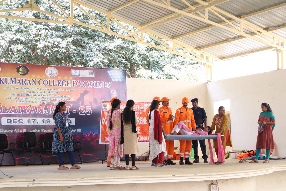 04NDRF's tweet image. 04 BN NDRF (A), Tiruppur (FAMEX), conducted a Community Awareness Programme at Kumaran Women’s College, Tiruppur, Tamil Nadu, training 330 participants in disaster preparedness, first aid, CPR, flood safety, and CBRN awareness.

#NDRF #04BnNDRF #CAP #CommunityAwareness #Disaster