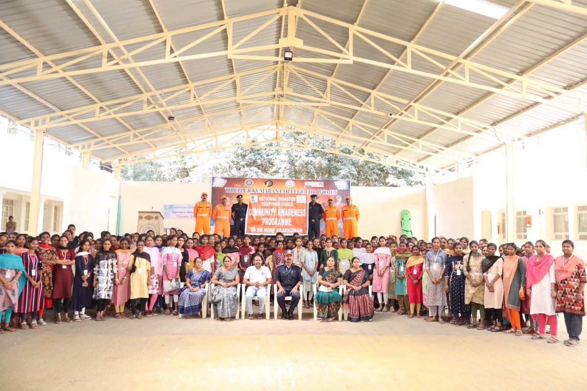 04NDRF's tweet image. 04 BN NDRF (A), Tiruppur (FAMEX), conducted a Community Awareness Programme at Kumaran Women’s College, Tiruppur, Tamil Nadu, training 330 participants in disaster preparedness, first aid, CPR, flood safety, and CBRN awareness.

#NDRF #04BnNDRF #CAP #CommunityAwareness #Disaster