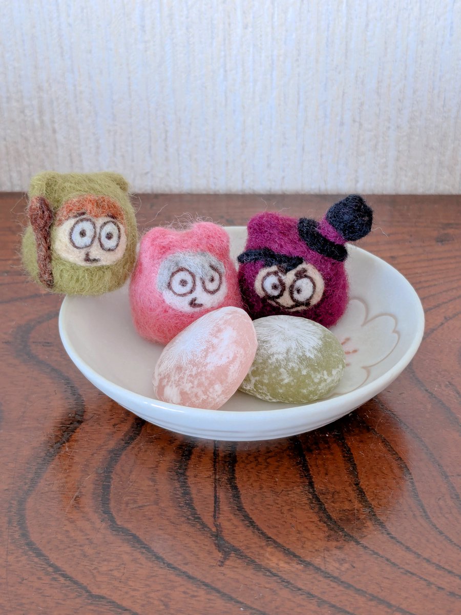 🎩3️⃣「こらー！それは俺のおやつ！お豆たちはこっちお食べ」