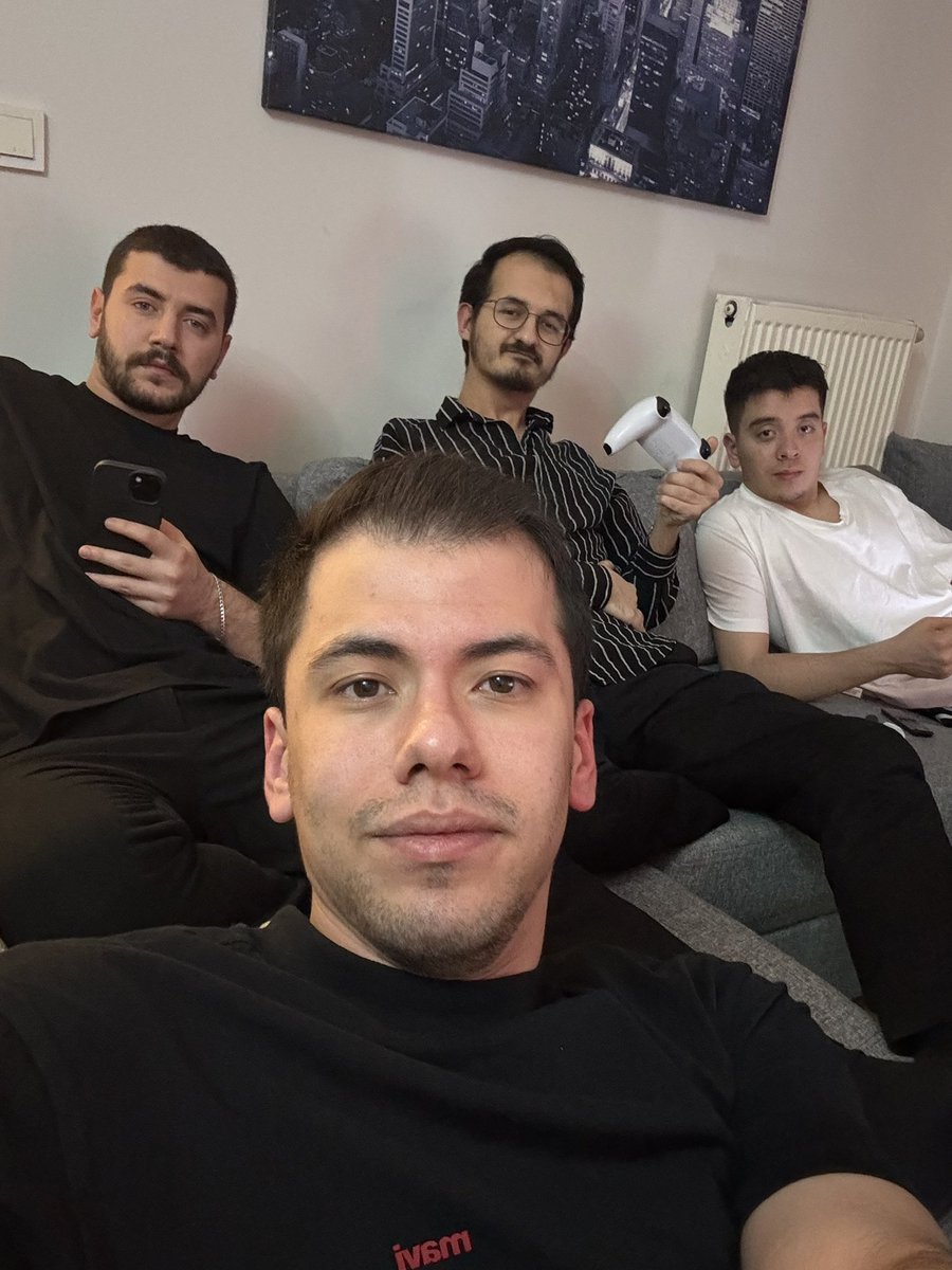 emoran0's tweet photo. İstanbul dump/overthink 👀 https://t.co/Ku81m4IrYp