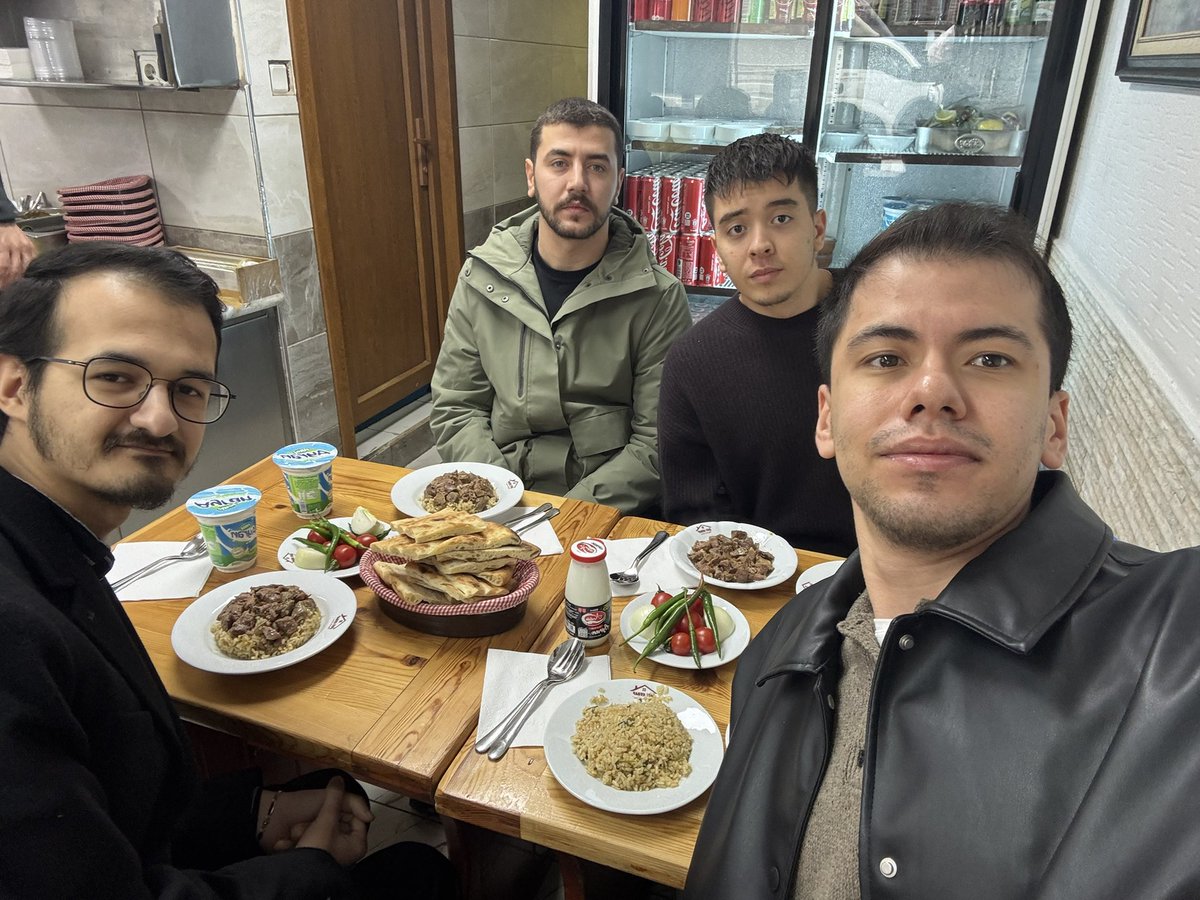 emoran0's tweet photo. İstanbul dump/overthink 👀 https://t.co/Ku81m4IrYp