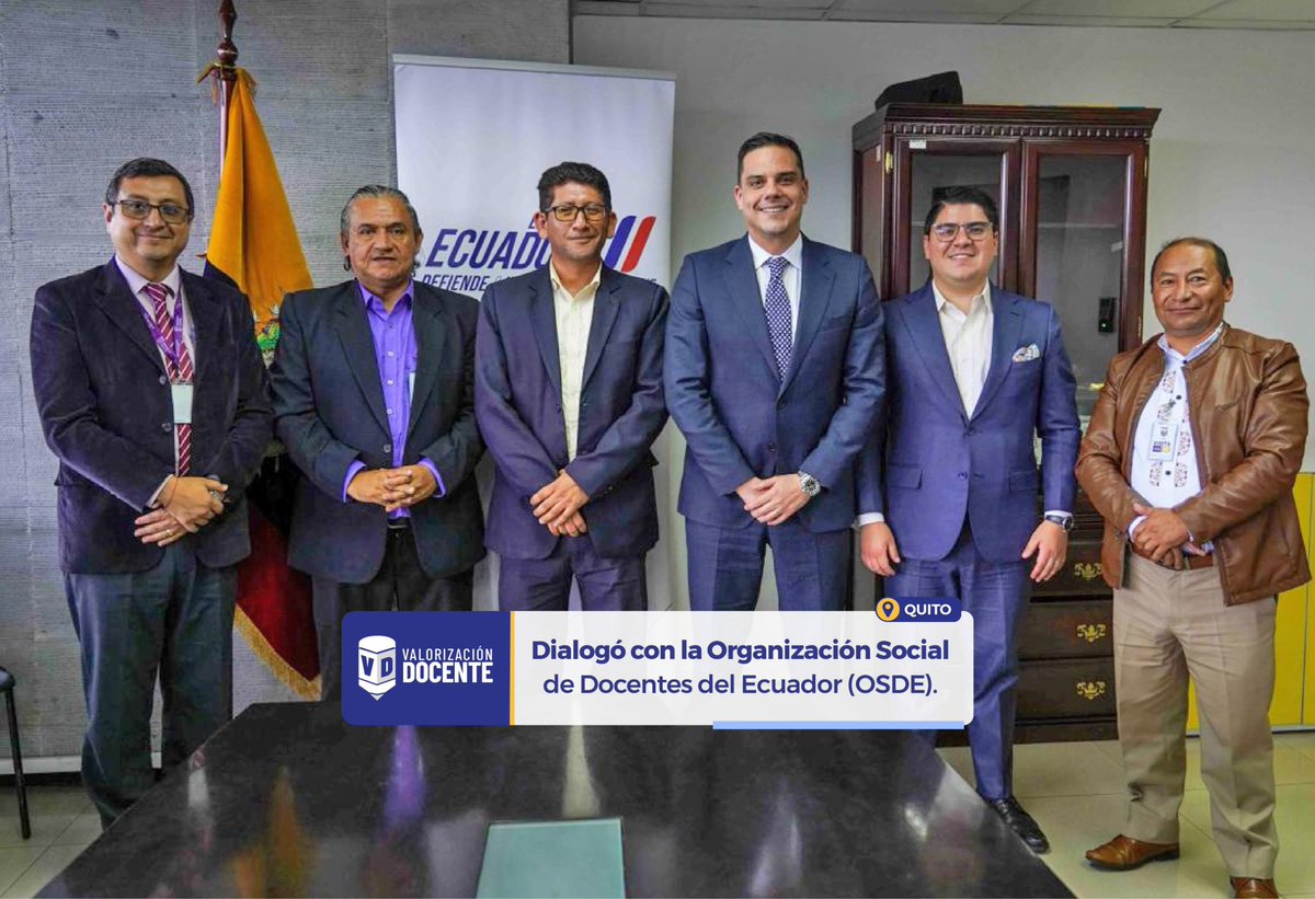 Educacion_Ec's tweet photo. QUITO | El viceministro de Educación, José Luis Torres, dialogó con la Organización Social de Docentes del Ecuador (OSDE), reafirmando nuestro compromiso con una política educativa participativa. 🤝📚 

En este espacio se abordaron temas claves para el fortalecimiento de la  #ValorizaciónDocente como: concursos, sectorización, traslados, recategorización ascensos, dignificación docente.

Seguimos construyendo acuerdos por la educación del país. 🇪🇨

#ElNuevoEcuador