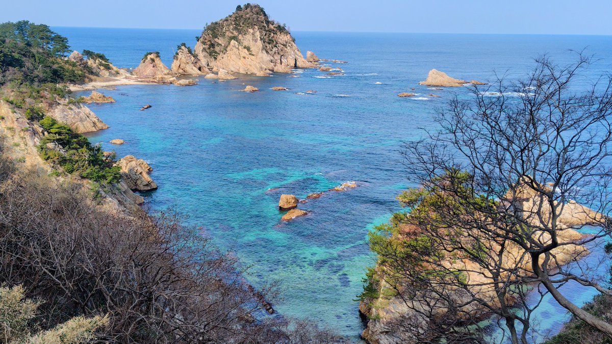 今日の浦富海岸めちゃくちゃ綺麗です✨️ 運航期間外なのが本当に 