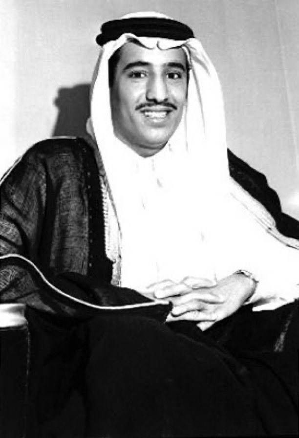 شبيه أبوه في الهيبة والطموح.
حفظه الله ووفقه، وجعل الدرعية دايمًا عنوان مجد وإنجاز 🇸🇦✨
#راكان_بن_سلمان_بن_عبدالعزيز