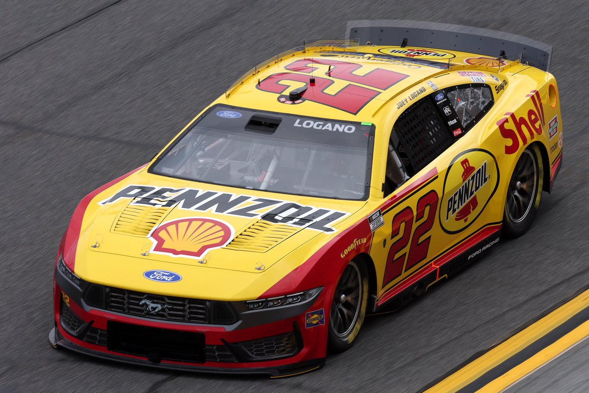 roushyates's tweet photo. .@joeylogano and the No. 22 @Team_Penske team win @DAYTONA Duel #1! 

#NASCAR | #Daytona500 https://t.co/8zZaaxFBkT
