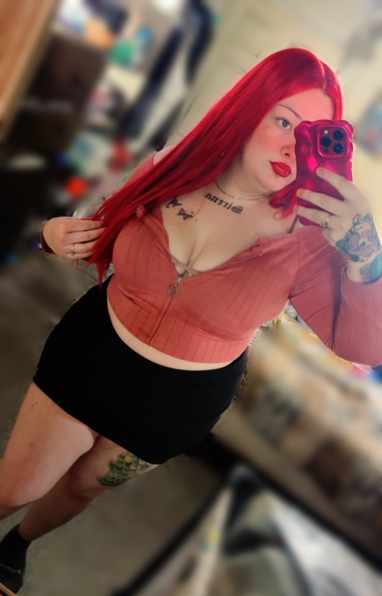 SirenaKxx's tweet photo. Si hago un grupo para swinger en whats quien entra? 
Solo meteré parejas y solos,uno que otro ,no urgidos 😊 https://t.co/gVP8CMzD6e