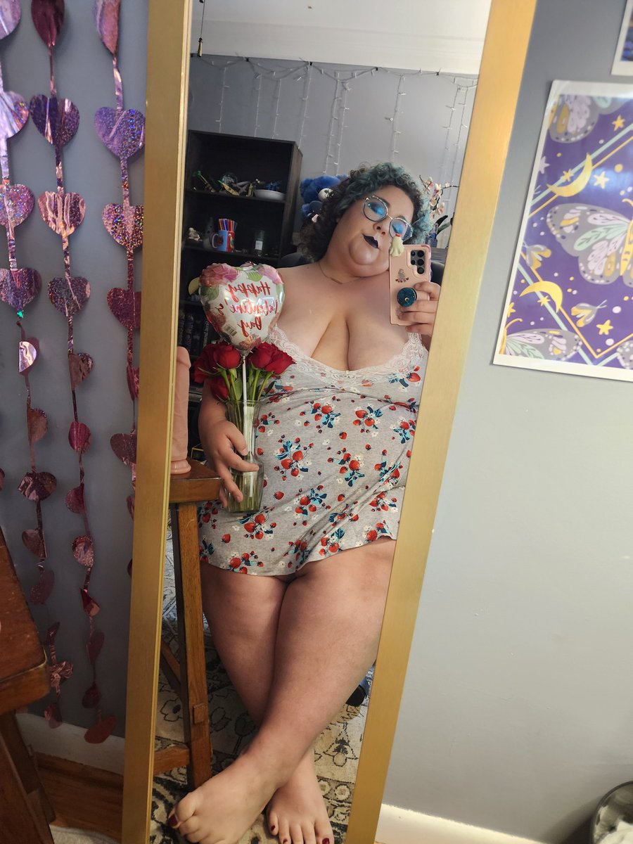 AlexiFae tweet media