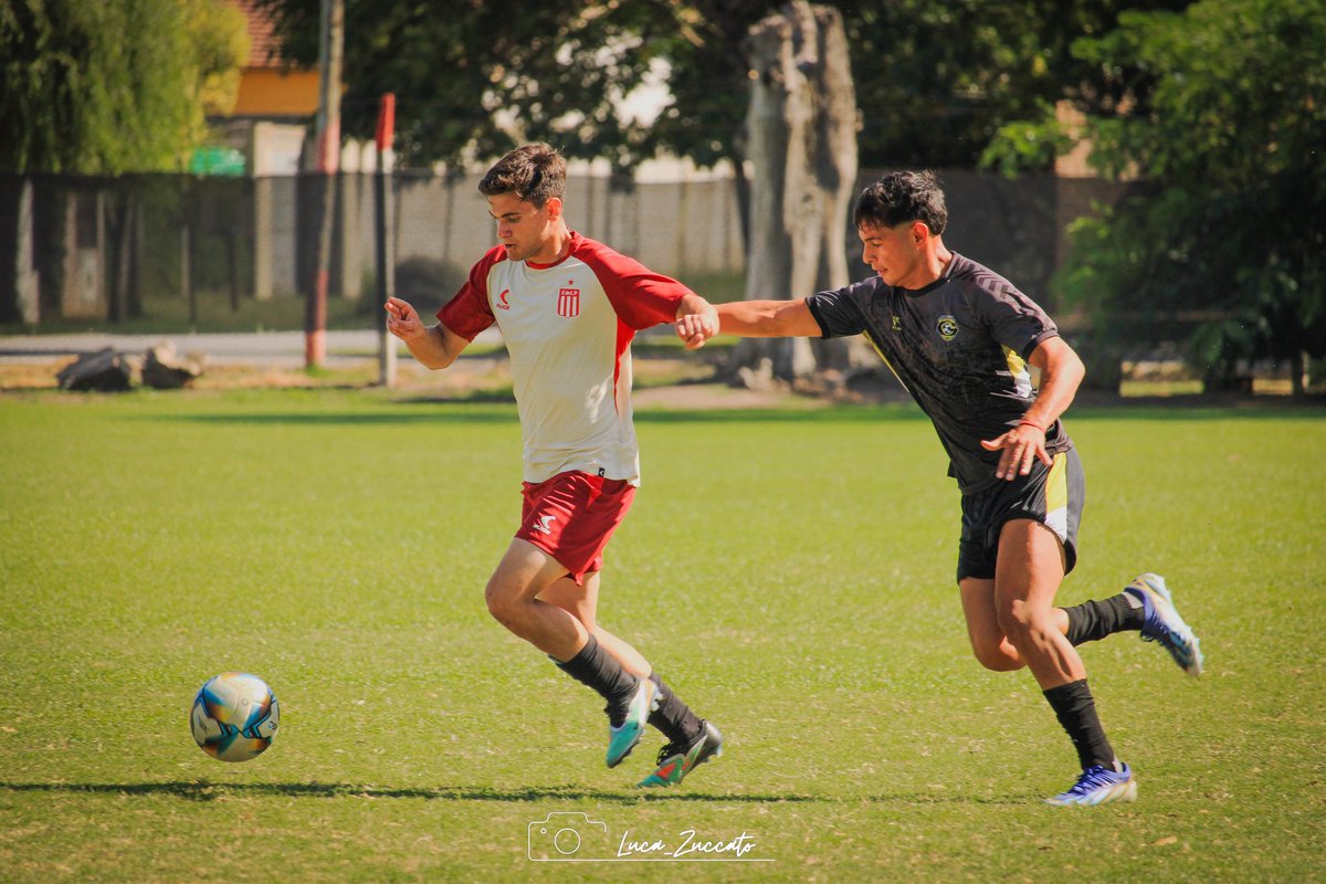 ▶️ RESULTADOS DEL AMISTOSO VS. AGROPECUARIO/GONNET

Por la mañana del miercoles las categorías juveniles de Estudiantes realizaron amistosos frente a sus pares de Agropecuario/Gonnet, dejando un saldo total de 6 victorias con 36 goles a favor y ninguno en contra.

📸<a href="/Luca_Zuccato/">Luca Zuccato</a>