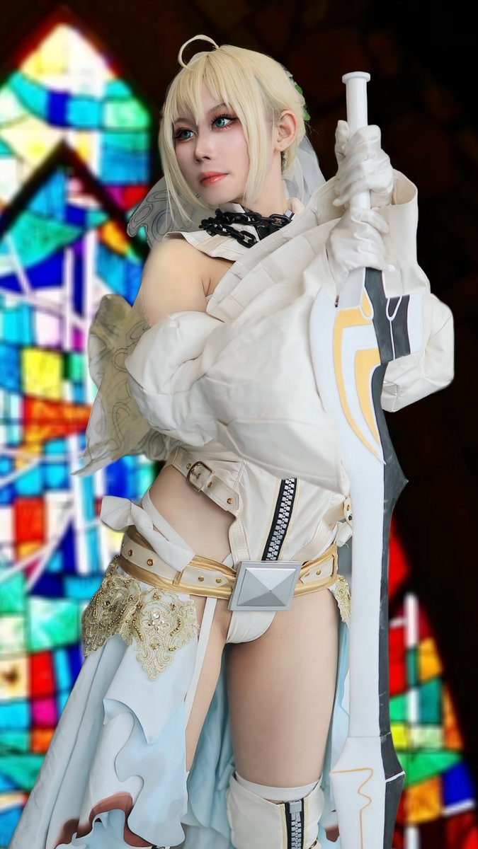 ⚠cosplay

𝑭𝒂𝒕𝒆/𝑮𝒓𝒂𝒏𝒅 𝑶𝒓𝒅𝒆𝒓
 　𝑵𝒆𝒓𝒐 𝑪𝒍𝒂𝒖𝒅𝒊𝒖𝒔 (𝑩𝒓𝒊𝒅𝒆) 

「まだまだ強く、華やかになるぞ！」

今日は13日の花の金曜日🌹
嫁ネロピックアップ中です👰‍♀️
バレンタインイベントも始まりますね🍫
嫁ネロやりたい余💕

#𝙁𝙖𝙩𝙚𝙂𝙧𝙖𝙣𝙙𝙊𝙧𝙙𝙚𝙧
#𝙘𝙤𝙨𝙥𝙡𝙖𝙮