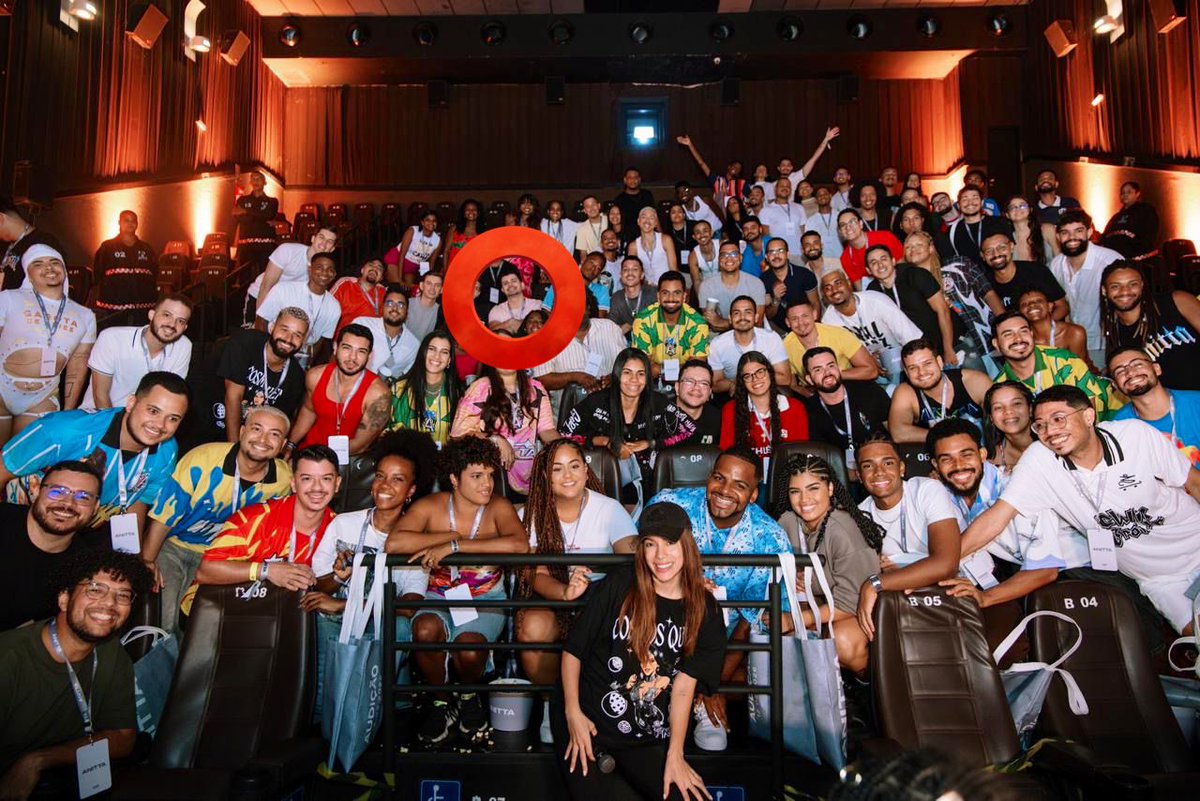 Covil da Renault 🧙🥂 tweet media