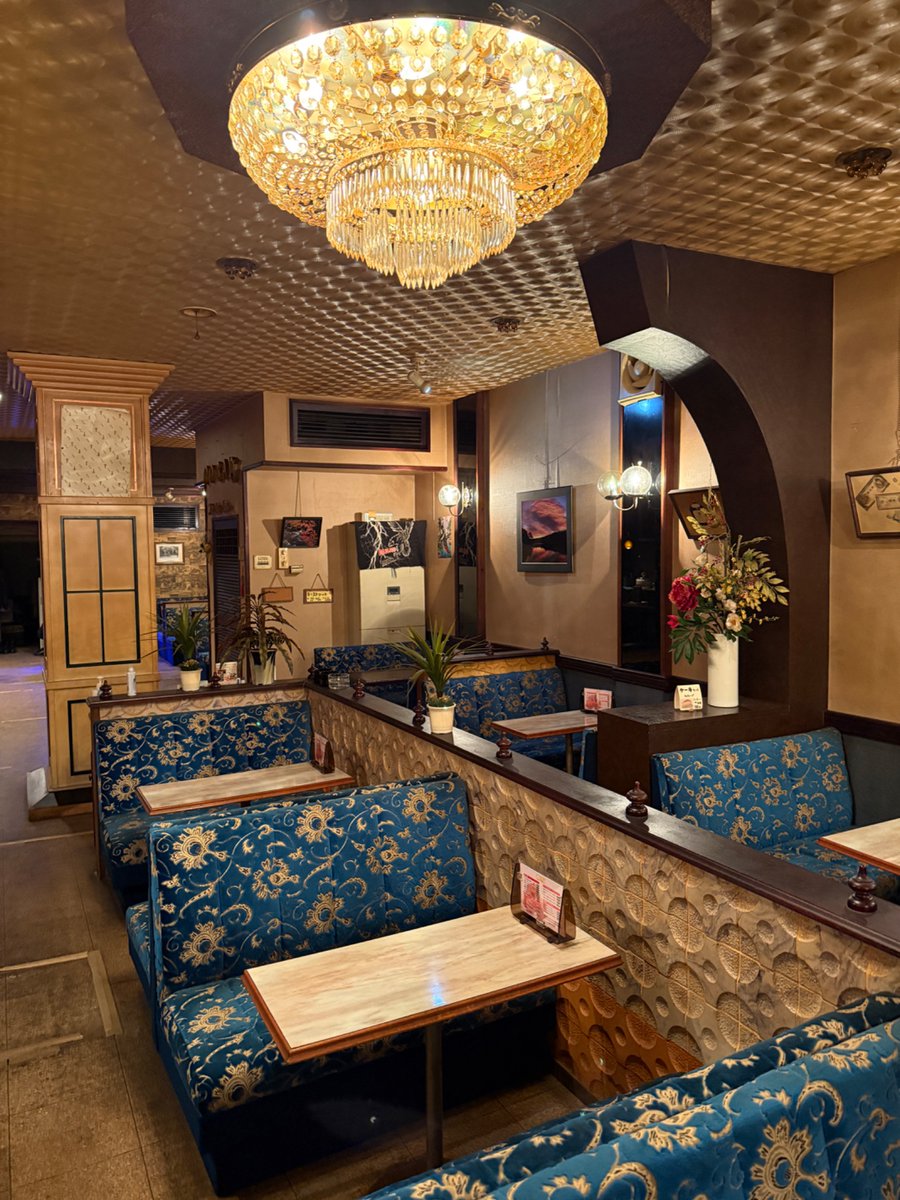 MacJohnathan's tweet image. 커피 먹으러 왔다가 압도적인 타임캡슐감에 너무 놀라버림
구글지도 리뷰 보니 이곳을 쇼와문화유산으로 지정하라며 소리높여 외치는 자들이 가득하다