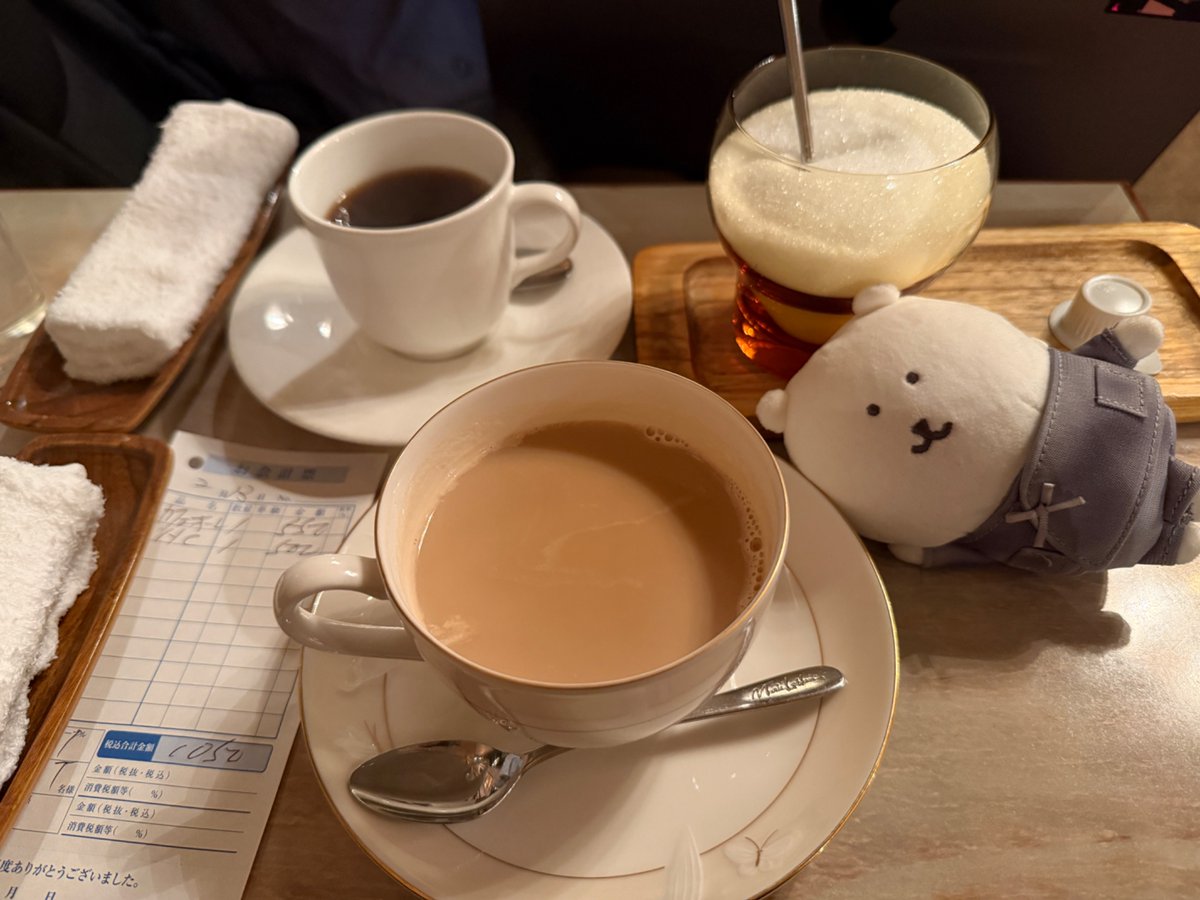 MacJohnathan's tweet image. 커피 먹으러 왔다가 압도적인 타임캡슐감에 너무 놀라버림
구글지도 리뷰 보니 이곳을 쇼와문화유산으로 지정하라며 소리높여 외치는 자들이 가득하다