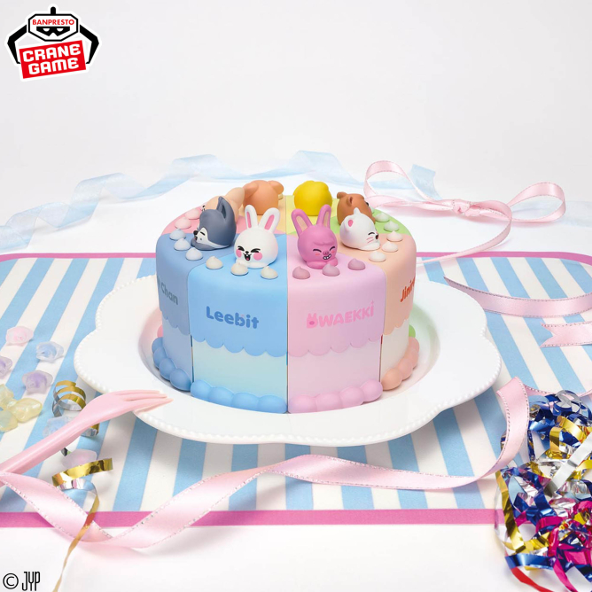 skzoo バースデーケーキ 3点セット SKZOO」がクレーンゲーム景品に初登場！ バースデーケーキをイメージ