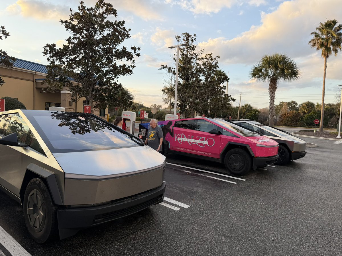 CajunCybertruck's tweet image. Reflecting on this trip as I get ready for bed. I hate driving long distances, or rather I used to hate driving long distances. 

This is the first time i have driven more than 3 hours with v14. From the time I left my driveway Prairieville until I got to Orlando, I only took…