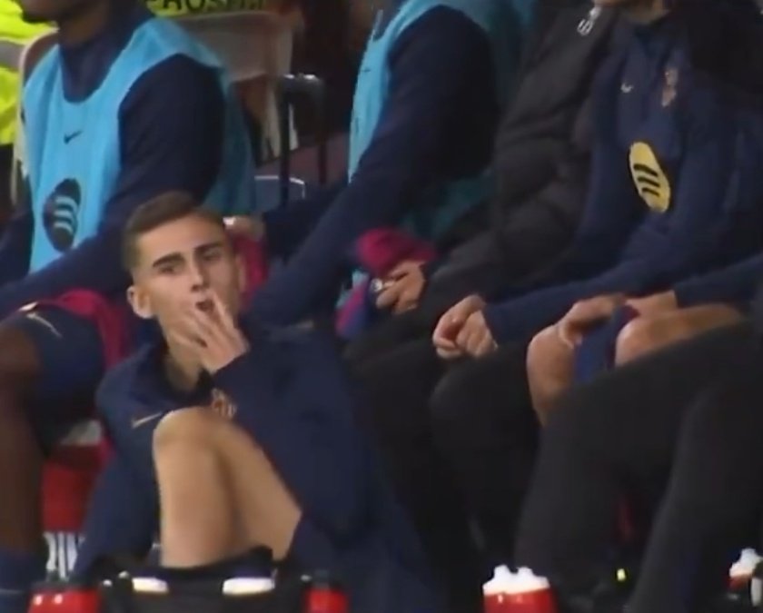 AdriRM33's tweet photo. EL KARMA ES MARAVILLOSO 🤣 https://t.co/mYyioiEzk7