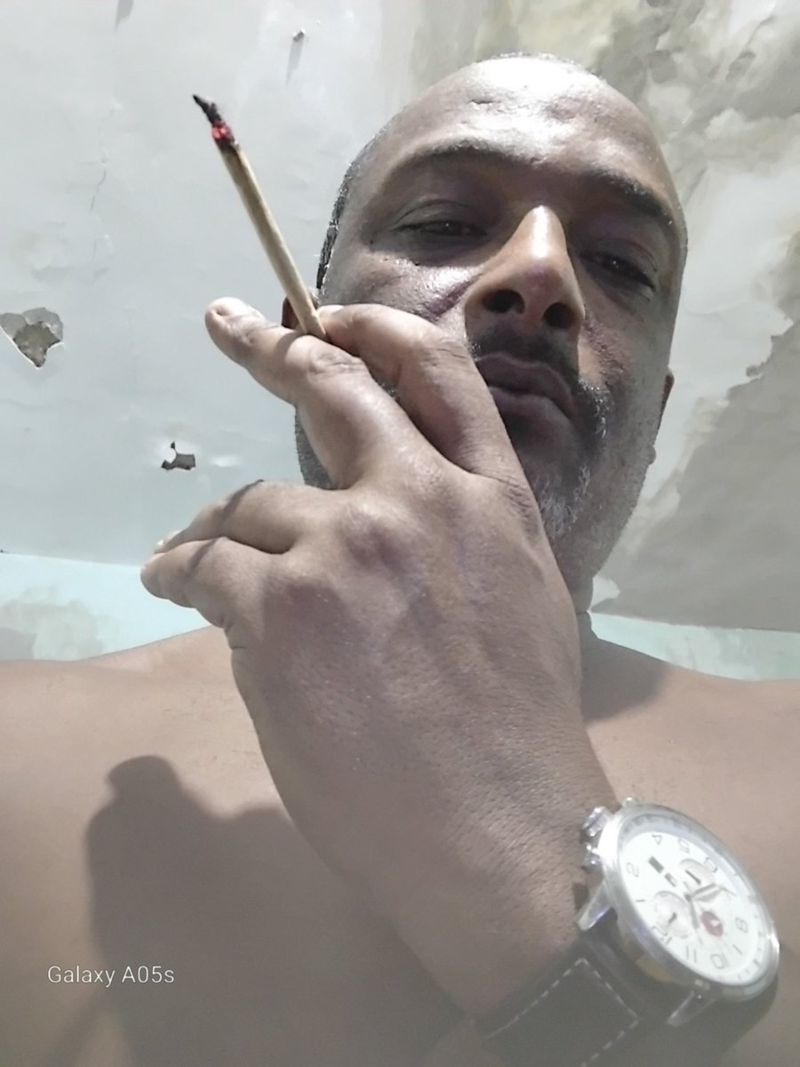 Paizaott's tweet photo. Paz amor e boldo🍁🔥🔞🌼❤️🌻💸 https://t.co/u77c8Kp9T9