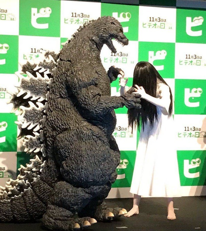 FIGHT OF THE CENTURY!!!

THE ONE EVERYONE HAS BEEN WAITING FOR!!!!!!!

INCREDIBLE POWER!!!

INSANE SPEED!!!!!!!!

BOTH CONTESTS WILL GO ALL OUT IN A NO HOLDS BARRED CAGE MATCH!!!!!

IIIIIIIIITSSSS SADAKO....VS....THIS BIG LIZARD SHE FOUND!!!!