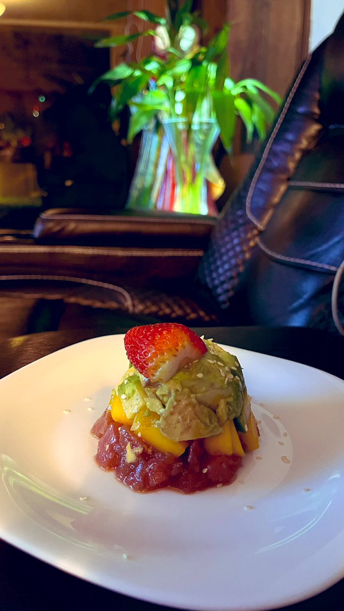 saludos cordiales 🤤