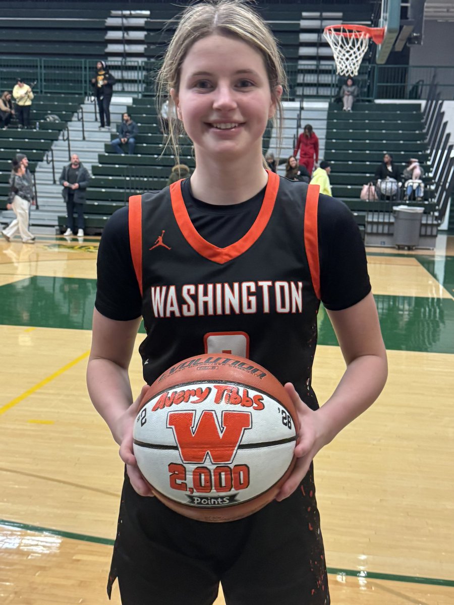 PatrickMcCabeTV's tweet image. Avery Tibbs moves into rare air as she breaks 2,000 career points with a three in the third quarter; she scored 34 total points. 

One of the most physical and intense environments I’ve seen as Washington closes out the regular season with a 71-58 win over Waubonsie Valley.