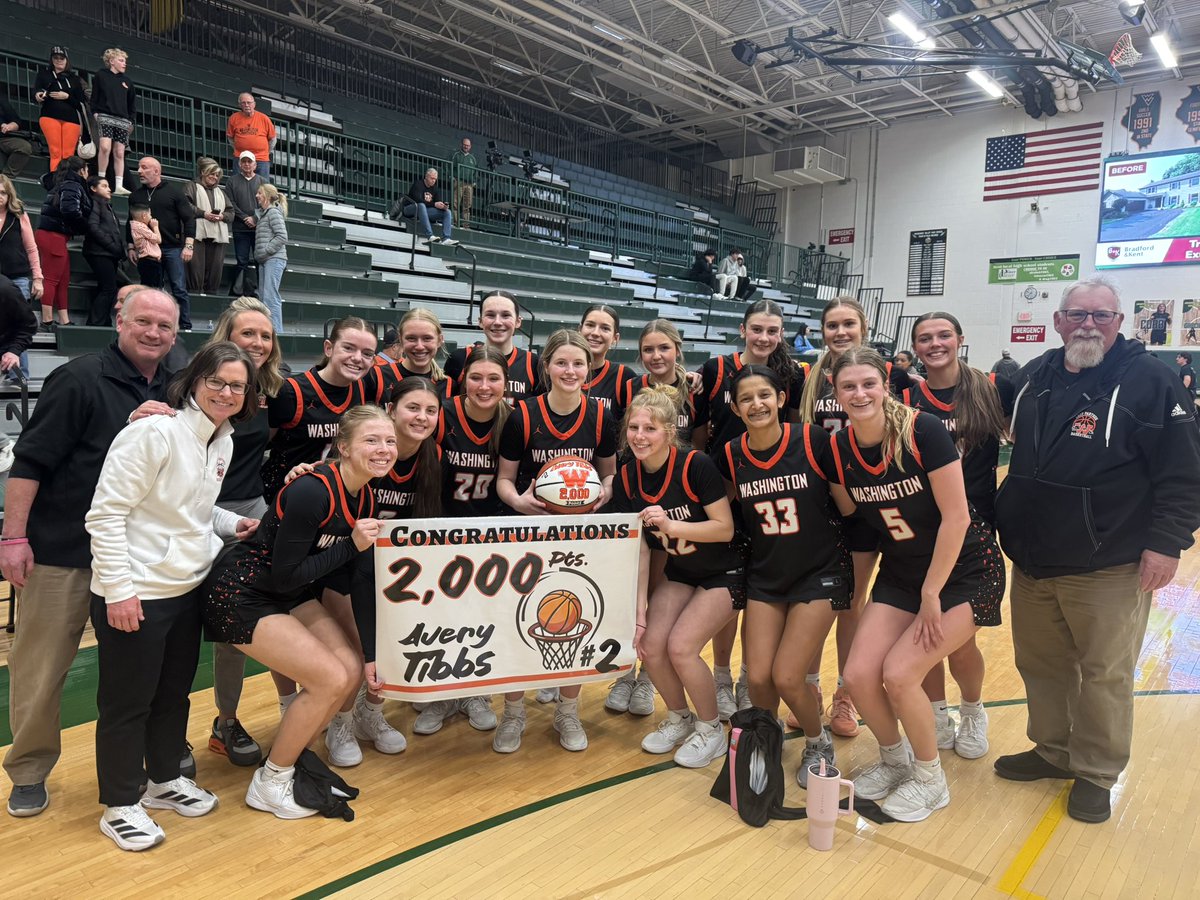 PatrickMcCabeTV's tweet image. Avery Tibbs moves into rare air as she breaks 2,000 career points with a three in the third quarter; she scored 34 total points. 

One of the most physical and intense environments I’ve seen as Washington closes out the regular season with a 71-58 win over Waubonsie Valley.