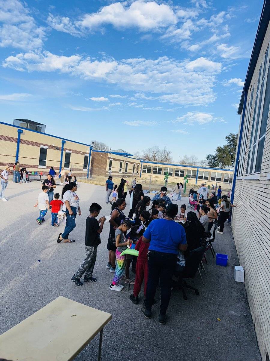 Sylvia Mendez CREW Leadership Academy tweet media